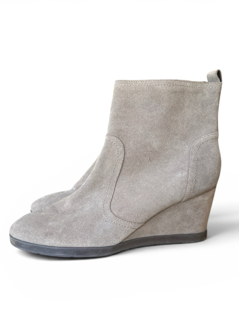 EVOLVE by ease spirit, ladies suede ankle booty excellent condition size 10